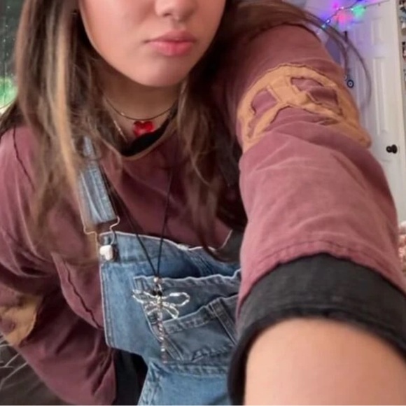 Cozy Peace Patch Oversized Reverse Stitch Color Block Top - Picture 14 of 16